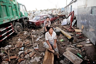 Mưa lũ gây phẫn nộ tại Trung Quốc