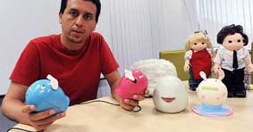 Thiết bị “hôn môi” dành cho các đôi tình nhân ở xa