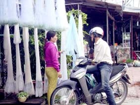 Khởi động thị trường ngư cụ mùa lũ