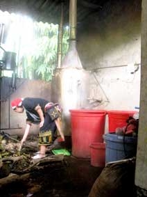 Tắm lá thuốc kiểu người Dao Đỏ