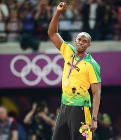 Usain Bolt bảo vệ thành công HCV 100m và 200m