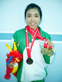 Bộ sưu tập "vàng" của Thủy Tiên