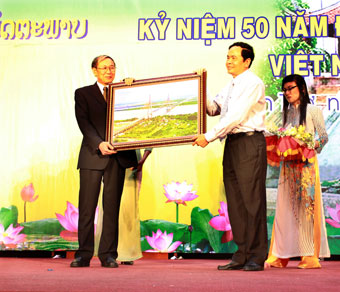 Long trọng tổ chức họp mặt kỷ niệm 50 năm đoàn kết hữu nghị Việt Nam - Lào