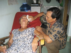 Xin giúp đỡ gia đình ông Phước vượt qua khốn khó!