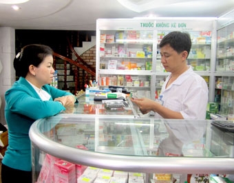 Thầy thuốc và người dân vẫn "sinh"  thuốc ngoại
