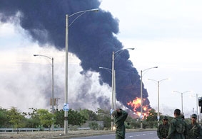 Venezuela: Vụ nổ nhà máy lọc dầu làm hơn 100 người thương vong