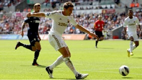 Swansea lại khởi đầu tốt đẹp giải Ngoại hạng Anh