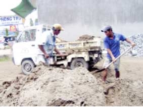 Giảm giá vẫn chưa kéo nổi sức mua