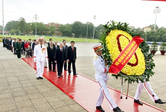Lãnh đạo Đảng, Nhà nước vào Lăng viếng Chủ tịch Hồ Chí Minh