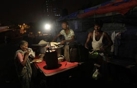 Ấn Độ lao đao trong cơn khát năng lượng