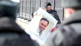 Nga muốn Anh giải thích về “danh sách đen”