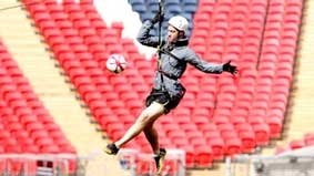 Ghi bàn ở độ cao 30m