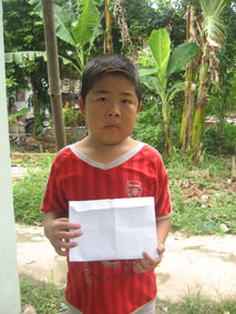 Trao tiền từ thiện