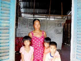 Hãy mở lòng giúp đỡ ba đứa trẻ cút côi