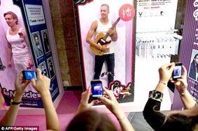 Cửa hàng trưng bày... bạn trai