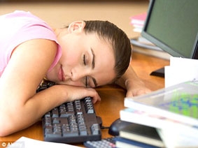 Làm việc hơn 8 giờ/ngày 
dễ mắc bệnh tim