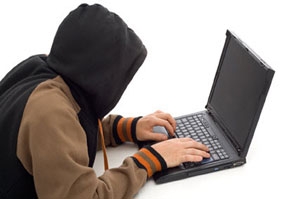 Anh kiểm tra khả năng 
“bảo mật máy tính” của công dân