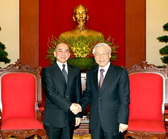 Tổng Bí thư Nguyễn Phú Trọng hội kiến với
Quốc vương Campuchia Norodom Sihamoni