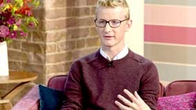 Cha&#768;ng trai "không thê&#777; quên"