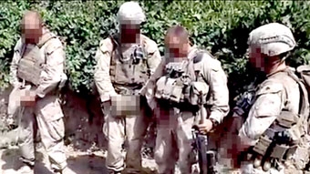 Mỹ xử tội hai lính tiểu lên xác chết phiến quân Taliban