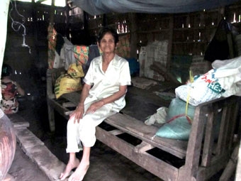 Xin giúp đỡ hai mẹ con nghèo khổ