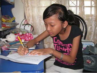 Trao tiền từ thiện