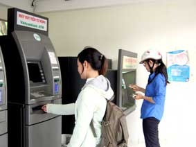 Nâng chất dịch vụ để đẩy mạnh 
thanh toán không dùng tiền mặt