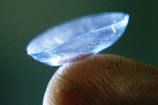 Sắp có kính áp tròng chữa cận thị