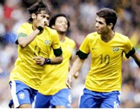 Oscar rủ Neymar về với Chelsea