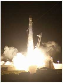 Phóng thành công tàu vũ trụ thương mại Dragon