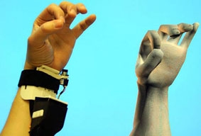 Digits - vòng đeo tay điều khiển thiết bị từ xa