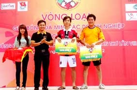 Đội bóng Công ty cổ phần Thủy Sản Mekong
và Trường Cao đẳng nghề Việt Mỹ sẽ có mặt tại chung kết Giải bóng đá mini khu vực ĐBSCL lần II-2012