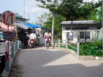 TRIỂN KHAI CÓ HIỆU QUẢ CÁC HÌNH THỨC DÂN VẬN, 
HƯỚNG MẠNH VỀ CƠ SỞ, LẮNG NGHE, GIẢI QUYẾT KỊP THỜI 
NHỮNG VẤN ĐỀ BỨC XÚC CỦA NHÂN DÂN