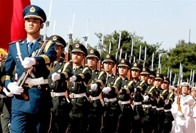 Trung Quốc dẫn đầu chi tiêu quân sự tại châu Á