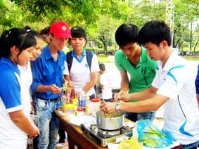 Sôi nổi các hoạt động 
chào tân sinh viên