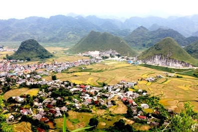 Lên Cổng Trời 
Quản Bạ