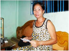 Trao tiền từ thiện