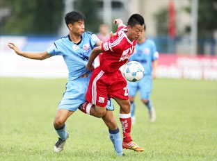 Làm lại từ bóng đá trẻ