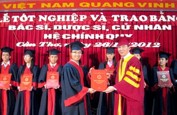 Thêm 815 tân bác sĩ, dược sĩ, cử nhân