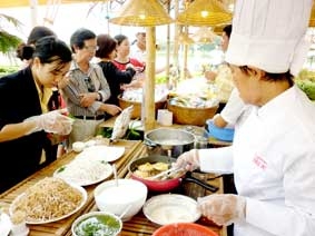 Tiếp sức để sản phẩm 
làng nghề Nam bộ vươn xa