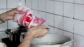 Cần sử dụng muối i-ốt đủ tiêu chuẩn phòng bệnh
