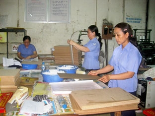 Chuyển biến nhưng chưa đồng bộ