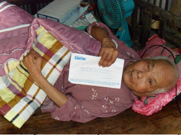 TRAO TIỀN TỪ THIỆN