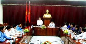Lãnh đạo, Ban Chấp hành Đảng bộ Văn phòng Thành ủy và Ban Giám đốc,
Ban Thường vụ Đảng ủy Sở Công thương thành phố kiểm điểm theo Nghị quyết Trung ương 4