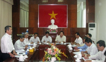 LÃNH ĐẠO,
BAN THƯỜNG VỤ ĐẢNG ỦY VĂN PHÒNG UBND
THÀNH PHỐ, SỞ LAO ĐỘNG-
THƯƠNG BINH
VÀ XÃ HỘI THÀNH PHỐ,
BÁO CẦN THƠ
KIỂM ĐIỂM THEO NGHỊ QUYẾT TRUNG ƯƠNG 4