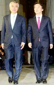 Hai ứng viên tổng thống hợp lực