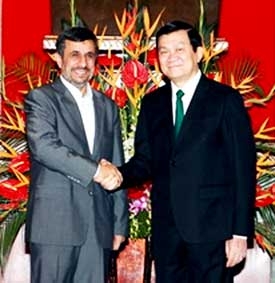 Chủ tịch nước Trương Tấn Sang hội đàm với   
 Tổng thống Iran