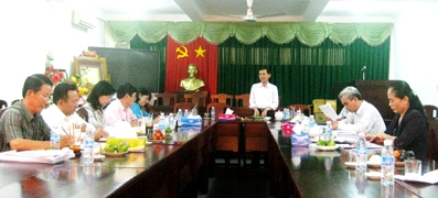 Lãnh đạo, Ban Chấp hành Đảng bộ Sở Tài chính; Tập thể, cá nhân lãnh đạo
và Chi ủy Thanh tra thành phố; Lãnh đạo, Ban Thường vụ Đảng ủy Bệnh viện Đa khoa TP Cần Thơ; Ban Quản lý Dự án Nâng cấp đô thị vùng ĐBSCL- Tiểu dự án Cần Thơ kiểm điểm theo Nghị quyết Trung 