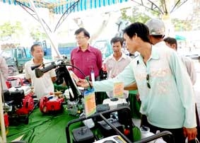 Tiếp tục là cầu nối giữa doanh nghiệp 
và người tiêu dùng