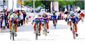 Lê Văn Động của Cần Thơ giành chiến thắng kép